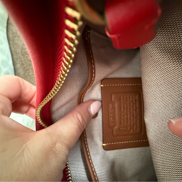 Coach Originals Zip Curve Bag LIKE NEW - Picture 6 of 6